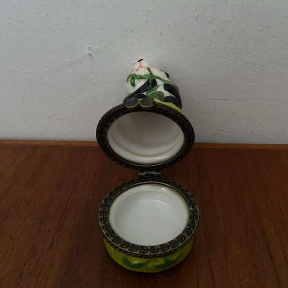 Vintage Panda Bear Eating Bamboo Hinged Porcelain Lidded Trinket Box With Lid - Picture 2 of 6